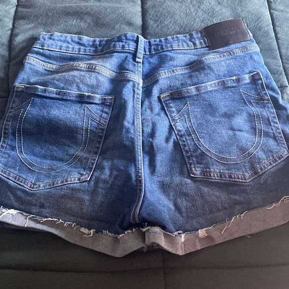 True religion shorts - Picture 4 of 4